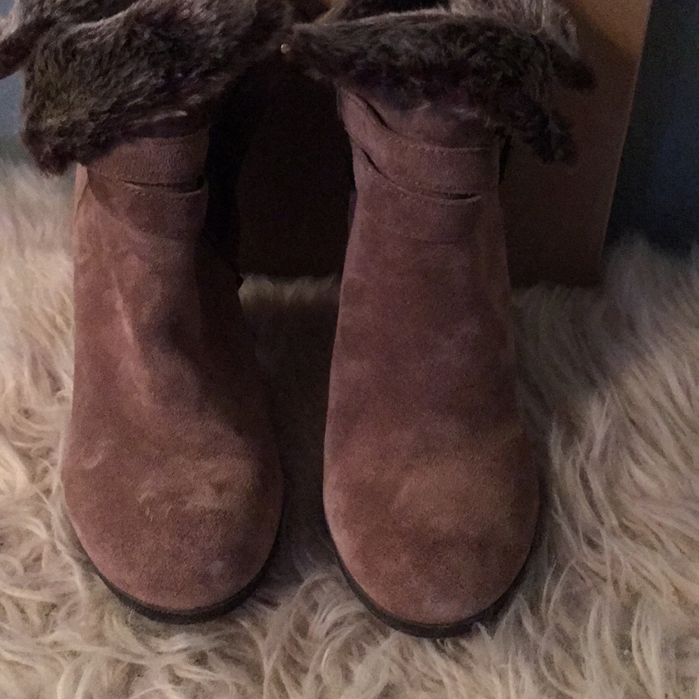 Boots - Picture 4 of 6